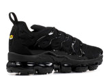 Air VaporMax Plus Triple Black Alternative View 2