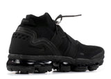 Air VaporMax Utility Triple Black Alternative View 2